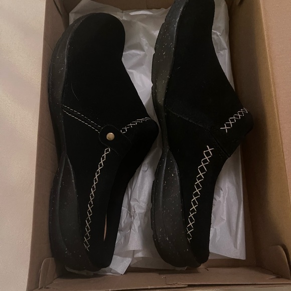 Brand new Clarks suede mules super cute. - Picture 2 of 7